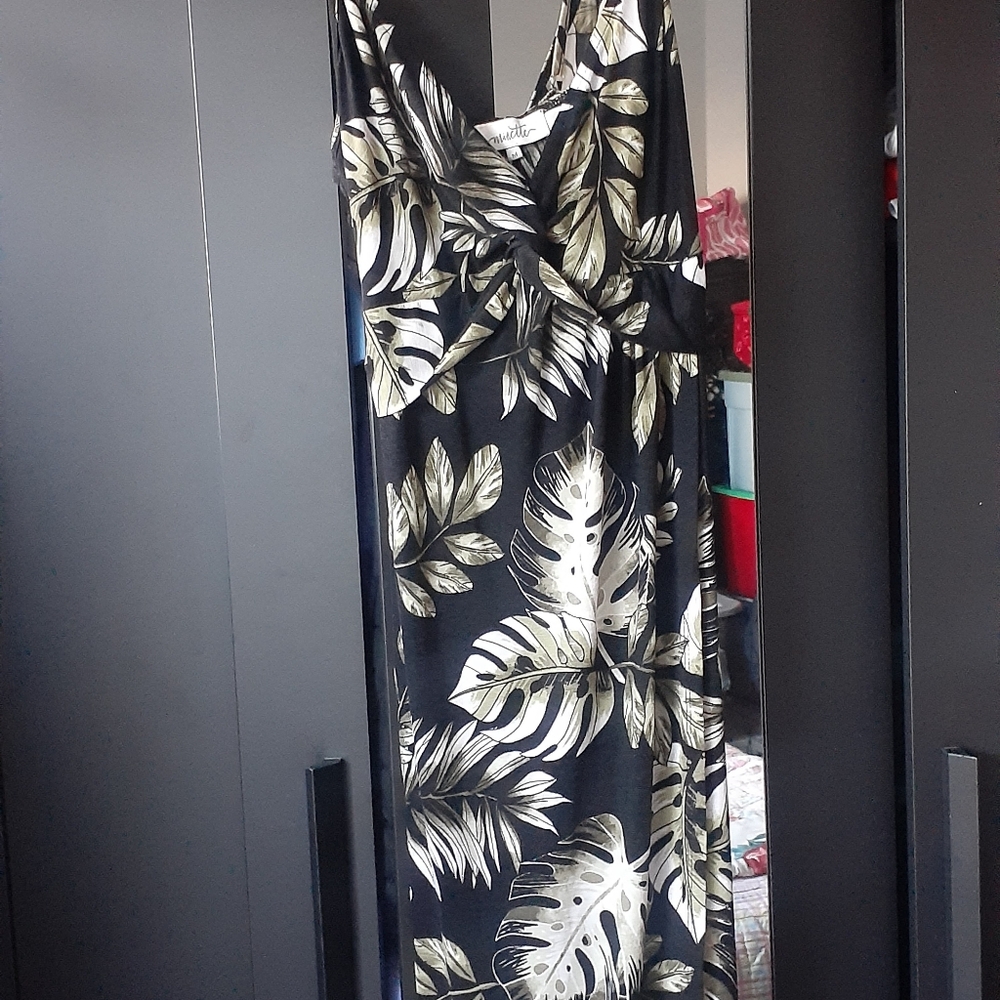 Women's long ,black,floral sundress, size med. Price-$15